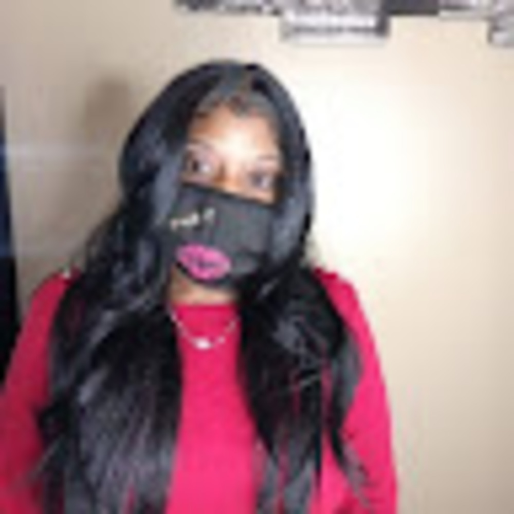 Meet your Posher, Dominique